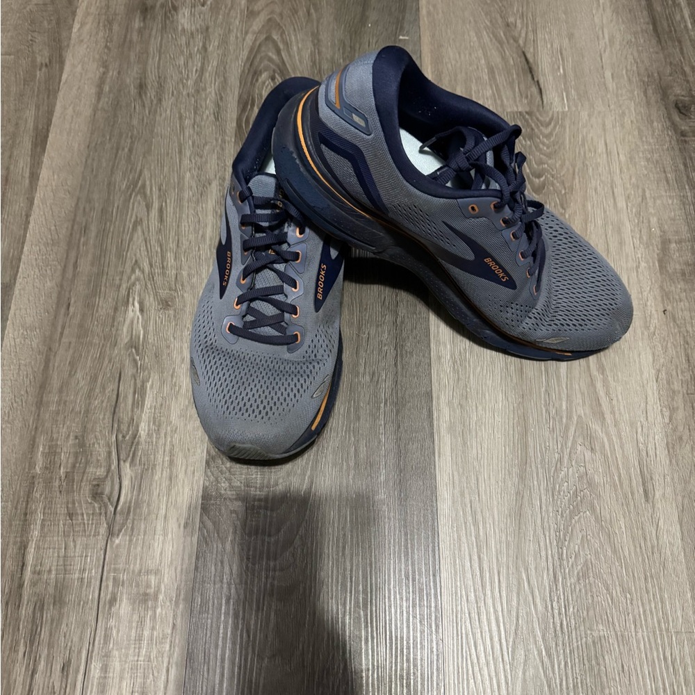 Brooks Men's Athletic Shoes in Gray and Orange